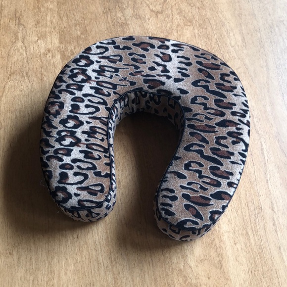 Memory Foam Neck Pillow - Picture 1 of 1
